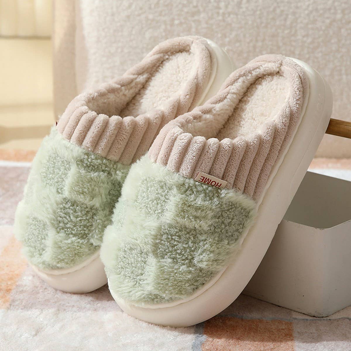 CHECKERED FUZZY WARMIES SLIPPERS_CWSHS0270