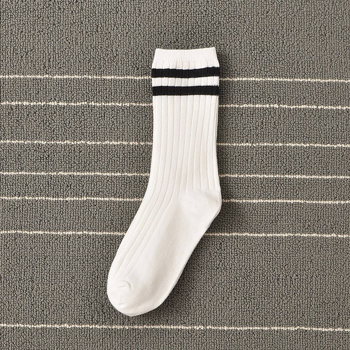 WO-STRIPED PREPPY MID-LENGTH SOCKS_CWMS0995