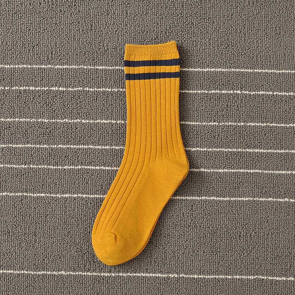 WO-STRIPED PREPPY MID-LENGTH SOCKS_CWMS0995