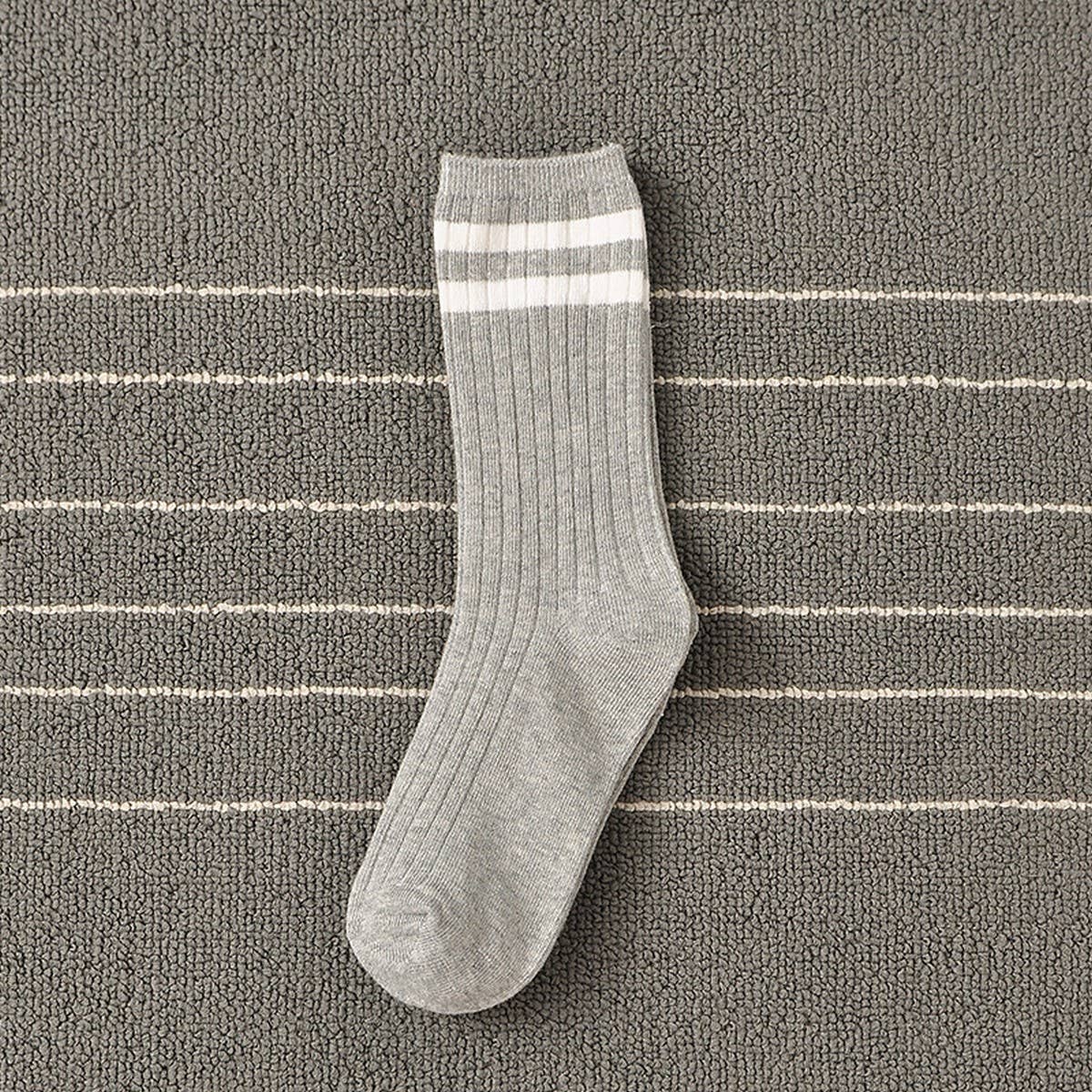 WO-STRIPED PREPPY MID-LENGTH SOCKS_CWMS0995