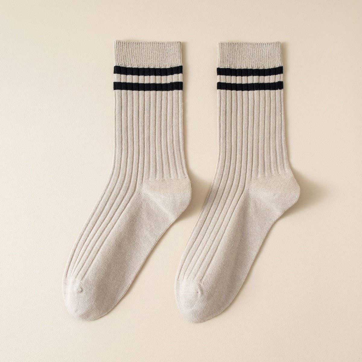 NEW VERTICAL STRIPED COLLEGE STYLE MID-TUBE SOCKS_CWMS1356