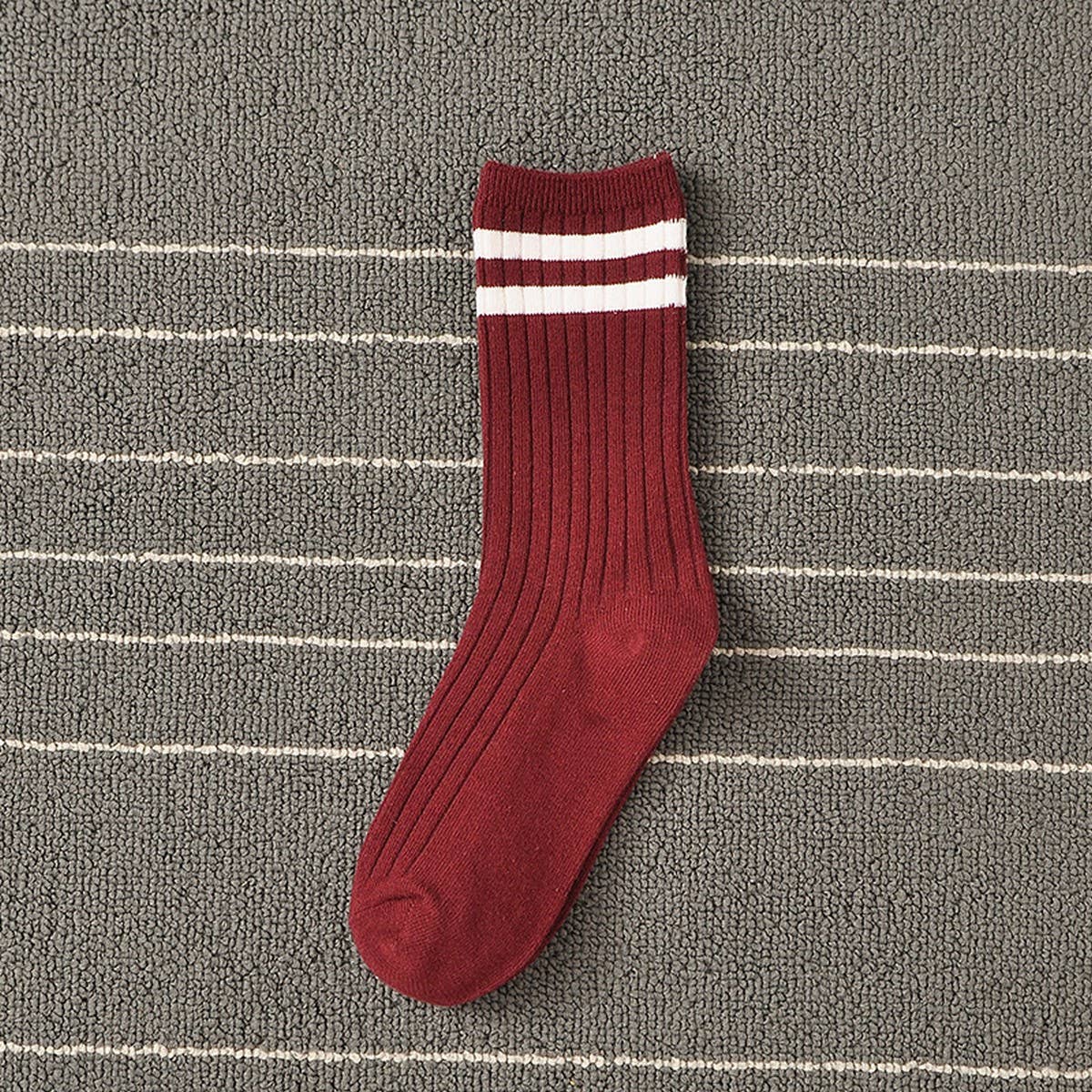 WO-STRIPED PREPPY MID-LENGTH SOCKS_CWMS0995