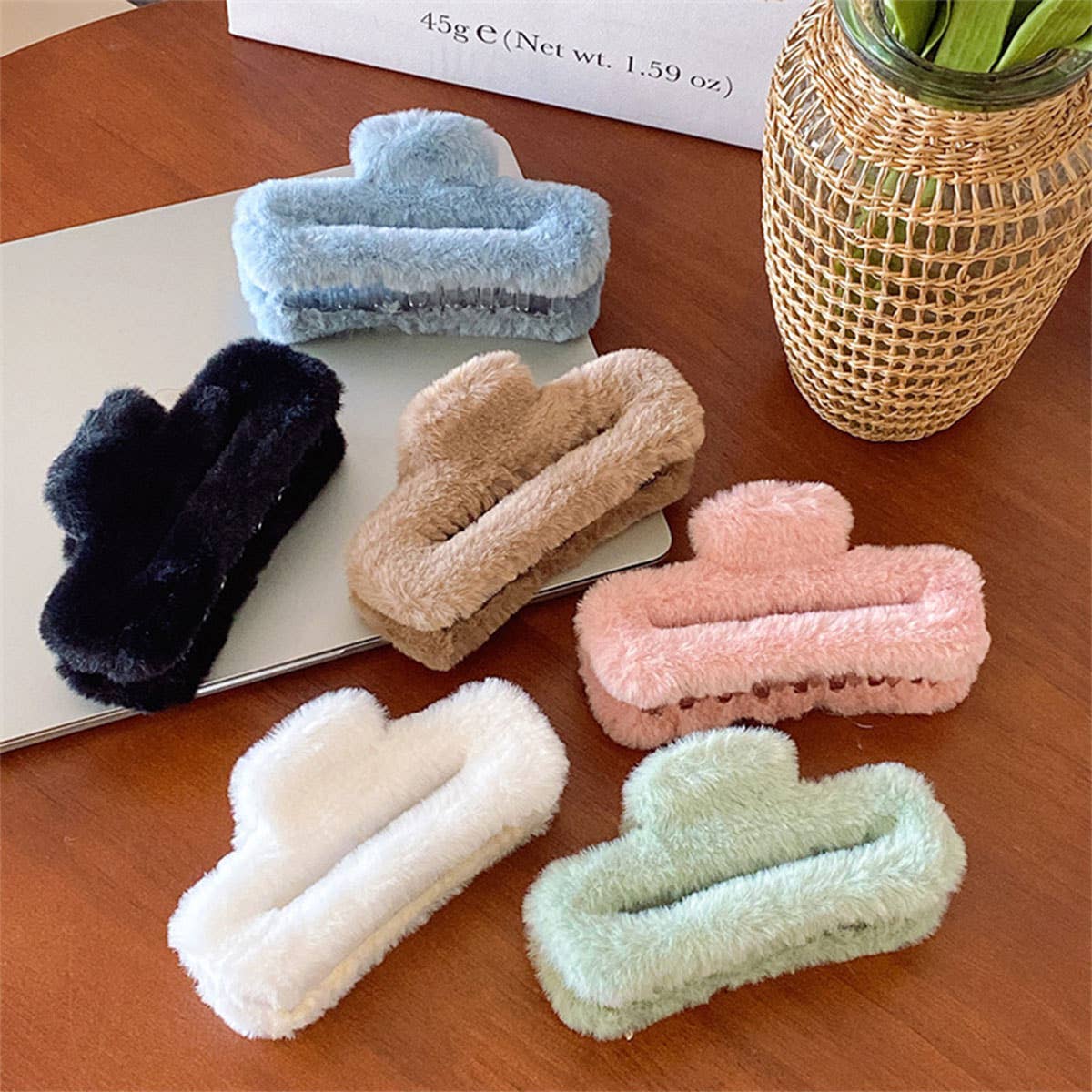 5.5"IN SOLID RECTANGULAR FUZZY CLAW CLIPS FOR HAIR_CWABE0198