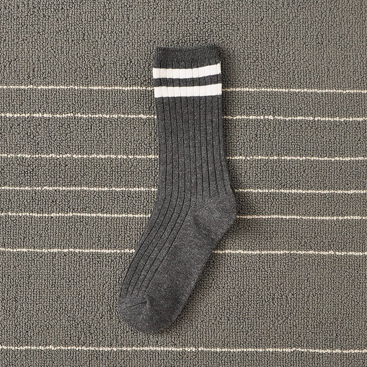 WO-STRIPED PREPPY MID-LENGTH SOCKS_CWMS0995