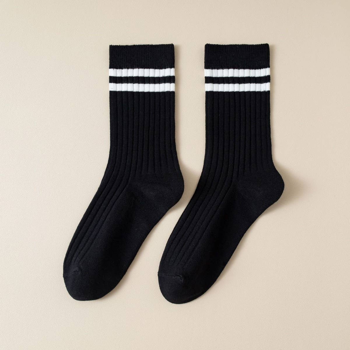 NEW VERTICAL STRIPED COLLEGE STYLE MID-TUBE SOCKS_CWMS1356